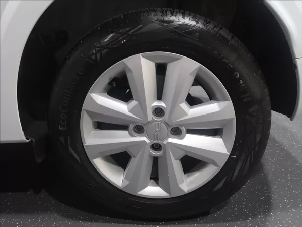 Dacia Sandero 1,0 SCe 67 1. maj. CZ 7800km - foto 29