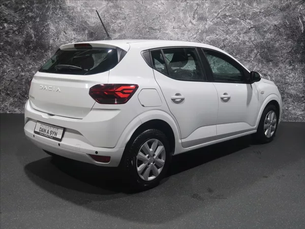 Dacia Sandero 1,0 TCe 67 1. maj. CZ 7800km - foto 4