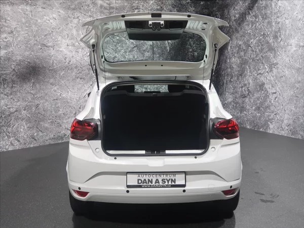 Dacia Sandero 1,0 SCe 67 1. maj. CZ 7800km - foto 5
