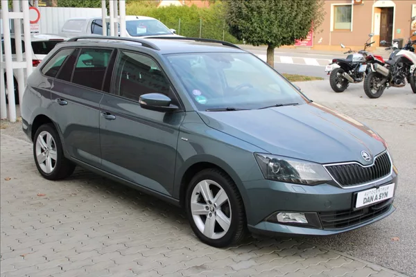 Škoda Fabia 1,0 TSI 81 kW DSG 1.majitel - foto 2