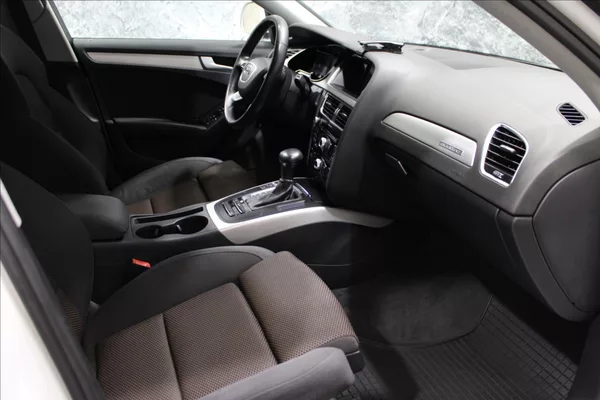 Audi A4 Allroad 2,0 TDI Quattro, xenony - foto 11