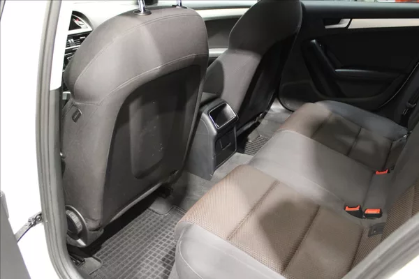 Audi A4 Allroad 2,0 TDI Quattro, xenony - foto 13