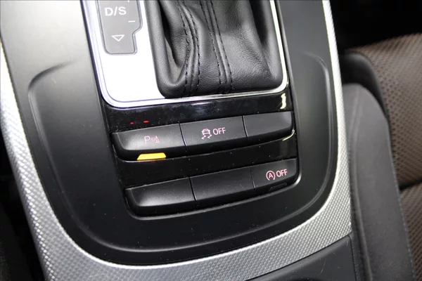 Audi A4 Allroad 2,0 TDI Quattro, xenony - foto 28