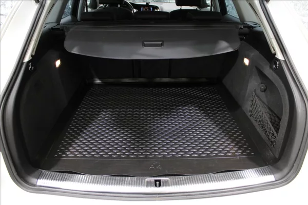 Audi A4 Allroad 2,0 TDI Quattro, xenony - foto 6