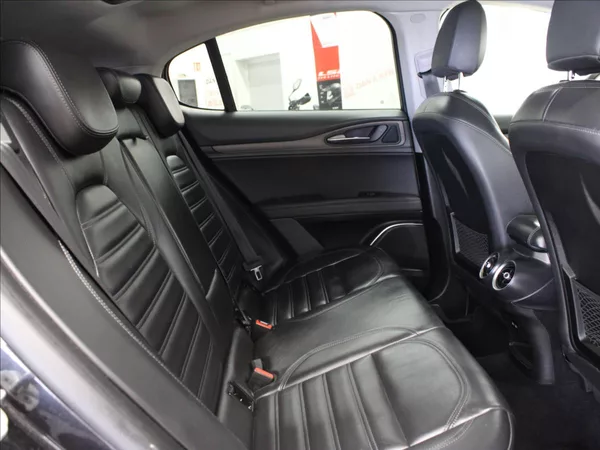Alfa Romeo Stelvio 2,0 TBi 280k Q4 Kůže Led - foto 13