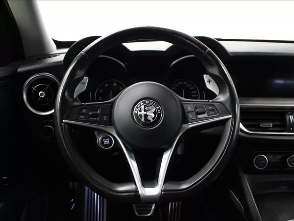 Alfa Romeo Stelvio 2,0 TBi 280k Q4 Kůže Led - foto 17