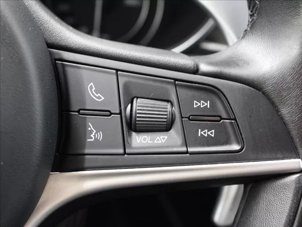 Alfa Romeo Stelvio 2,0 TBi 280k Q4 Kůže Led - foto 19