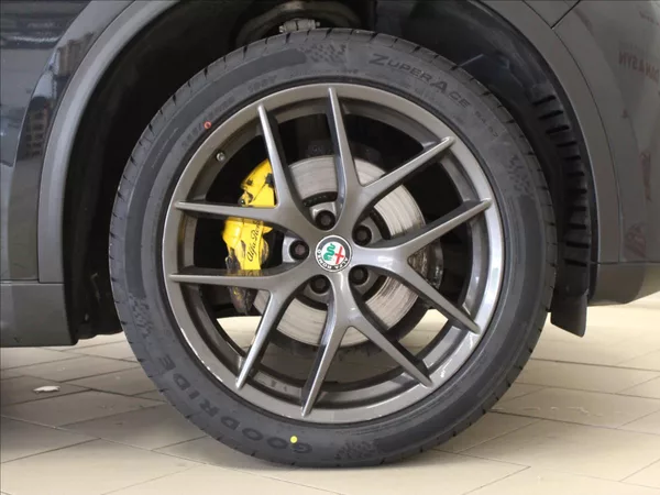 Alfa Romeo Stelvio 2,0 TBi 280k Q4 Kůže Led - foto 33