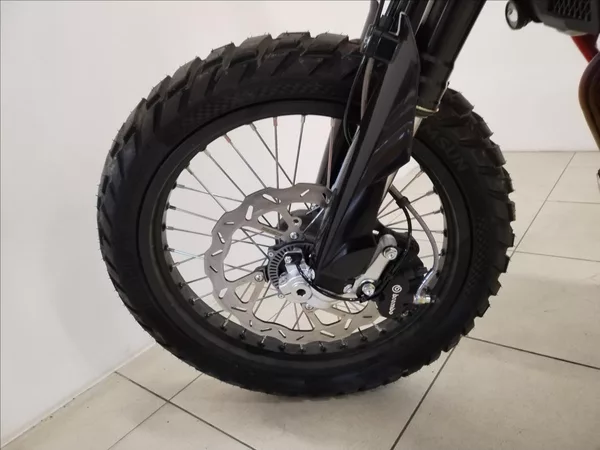 SWM SUPERDUAL T 600 (GT PACK) 0, - foto 12