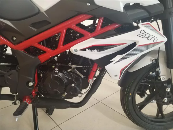 Benelli BN 125 - White 0,1 - foto 6