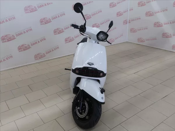 Keeway SIXTIES 125 BÍLÁ GW - EURO 5 - foto 2