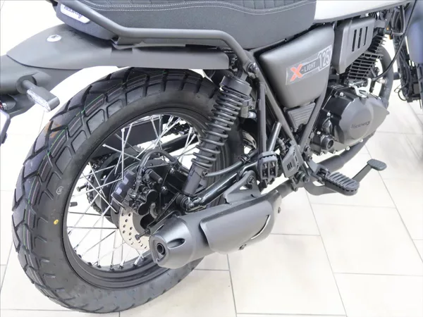 Keeway X-LIGHT 125 - BÍLÁ - EURO 5 - foto 6
