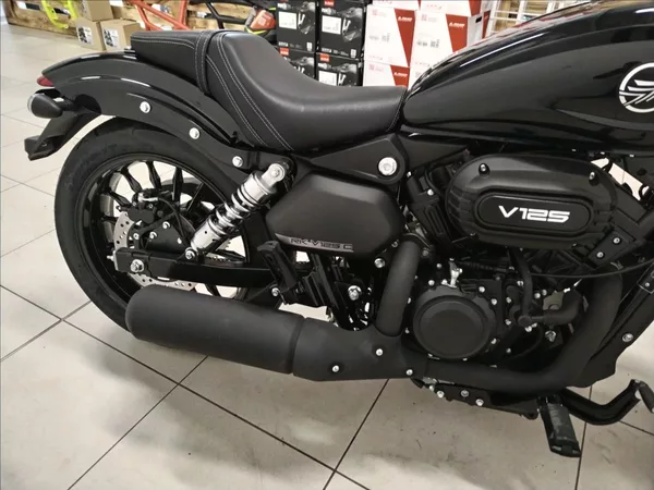 Keeway RK-V125 C BLACK 0,1 - foto 6