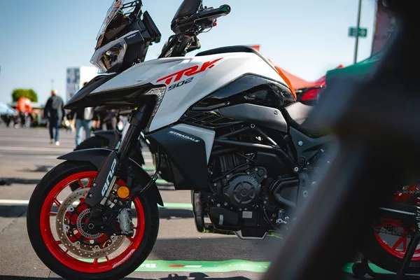 Benelli TRK 902 STRADALE SKLADEM 0,9 - foto 4