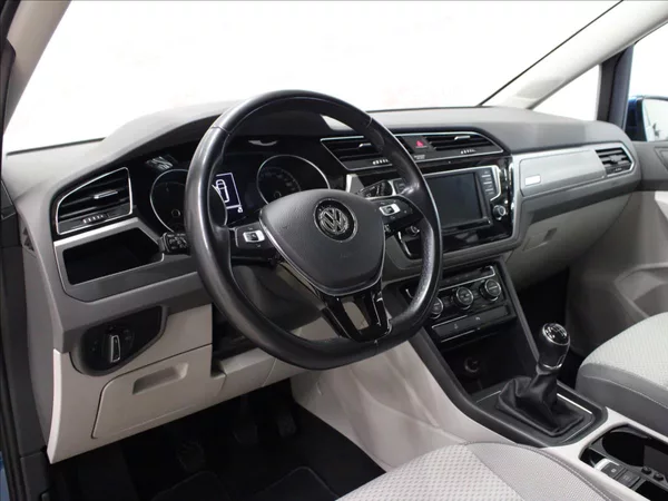 Volkswagen Touran 2,0 TDI 110KW LED 1.majitel - foto 10