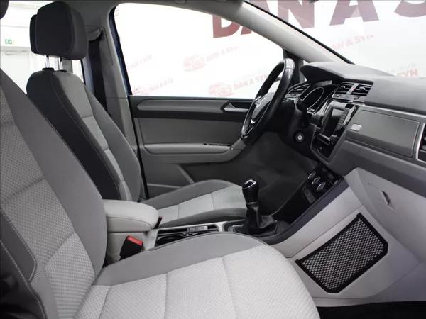 Volkswagen Touran 2,0 TDI 110KW LED 1.majitel - foto 12