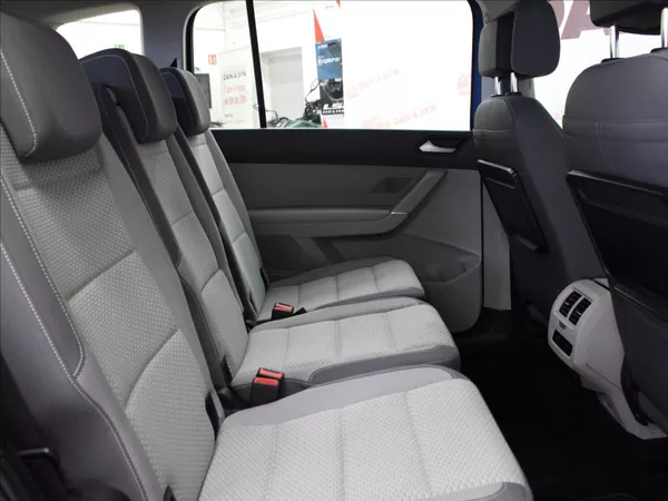 Volkswagen Touran 2,0 TDI 110KW LED 1.majitel - foto 13