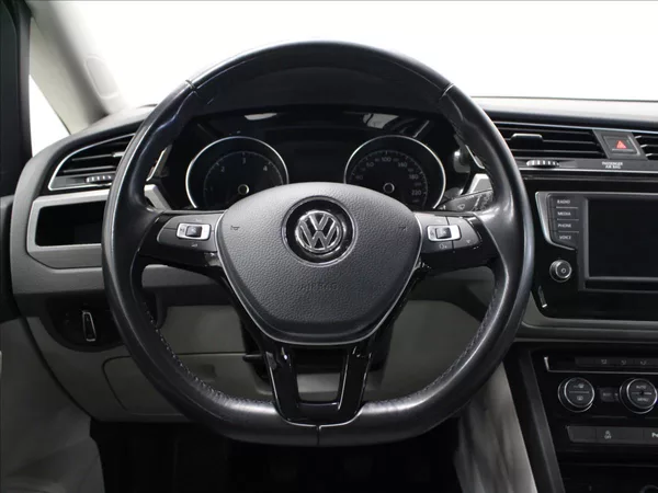 Volkswagen Touran 2,0 TDI 110KW LED 1.majitel - foto 17