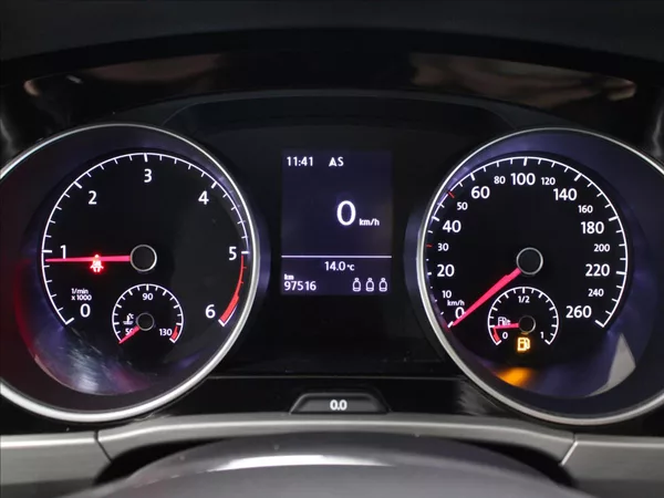 Volkswagen Touran 2,0 TDI 110KW LED 1.majitel - foto 22