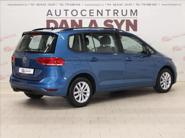 Volkswagen Touran 2,0 TDI 110KW LED 1.majitel - foto 4