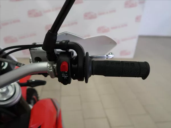 SWM RS 300R ČERVENÁ-BÍLÁ EURO 5 - foto 10