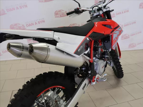 SWM RS 300R ČERVENÁ-BÍLÁ EURO 5 - foto 5