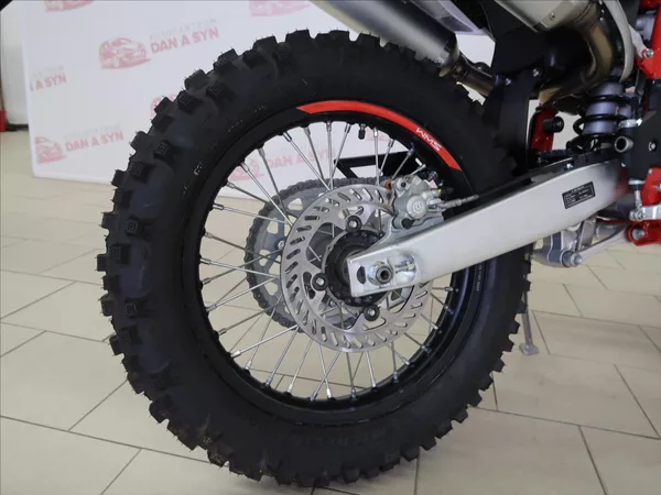 SWM RS 300R ČERVENÁ-BÍLÁ EURO 5 - foto 7