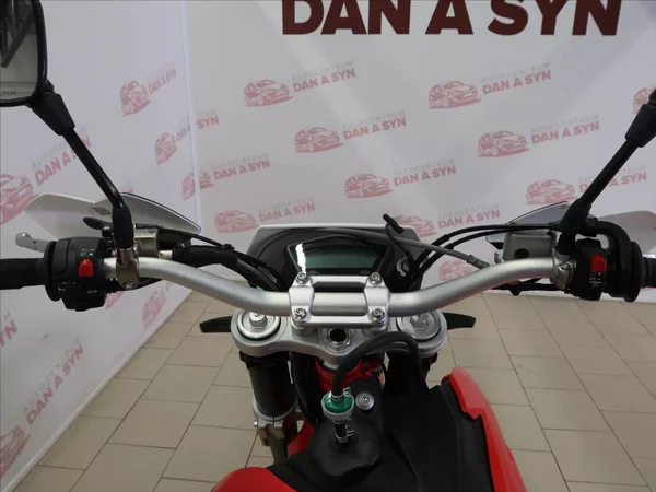 SWM RS 300R ČERVENÁ-BÍLÁ EURO 5 - foto 8