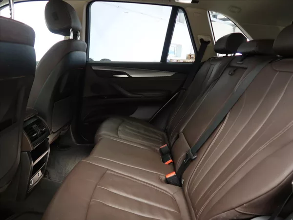 BMW X5 2,0 xDrive25d Steptronic 7míst - foto 15