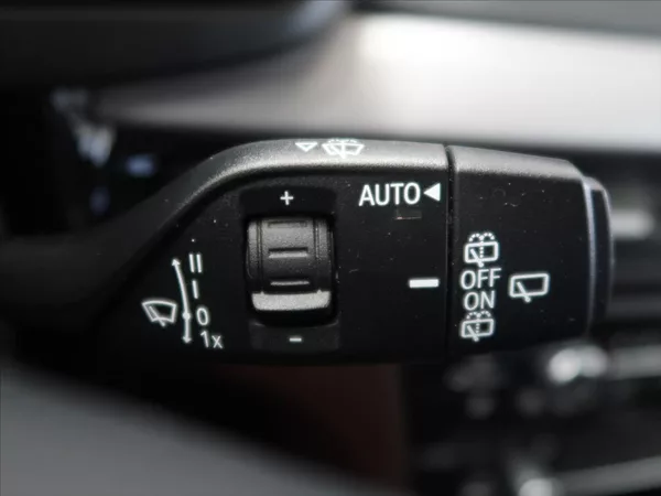 BMW X5 2,0 xDrive25d Steptronic 7míst - foto 22