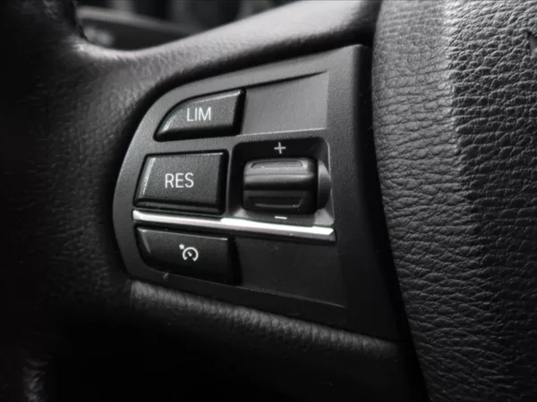 BMW X5 2,0 xDrive25d Steptronic 7míst - foto 28