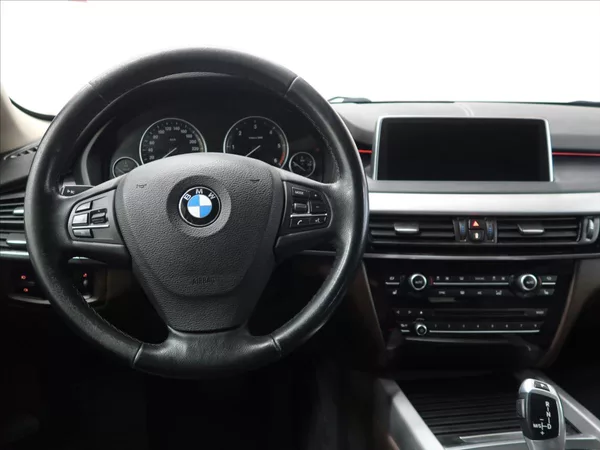 BMW X5 2,0 xDrive25d Steptronic 7míst - foto 29