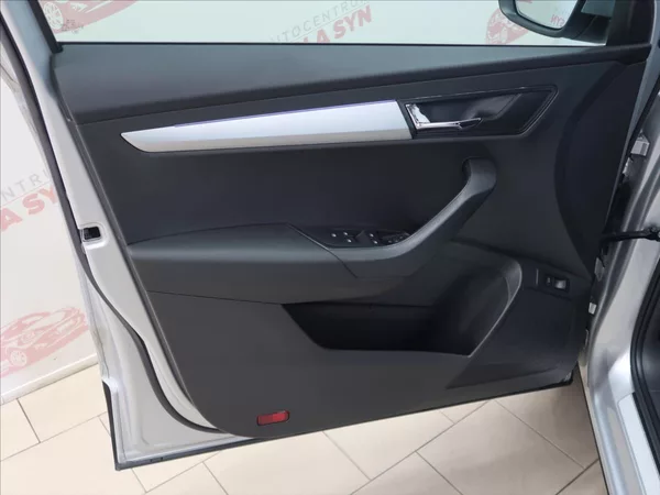 Škoda Karoq 2,0 TDI DSG Tour 1.majitel - foto 10