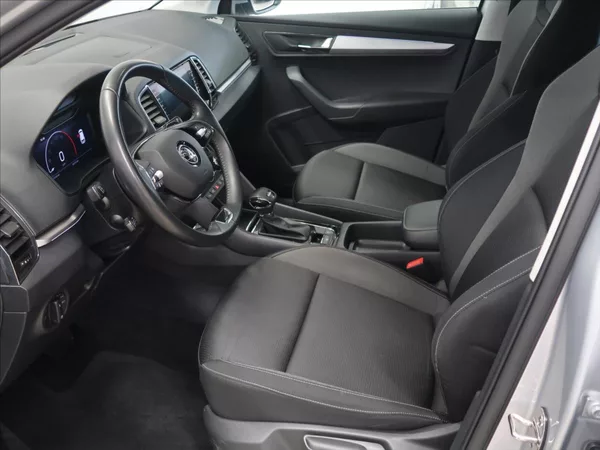 Škoda Karoq 2,0 TDI DSG Tour 1.majitel - foto 11