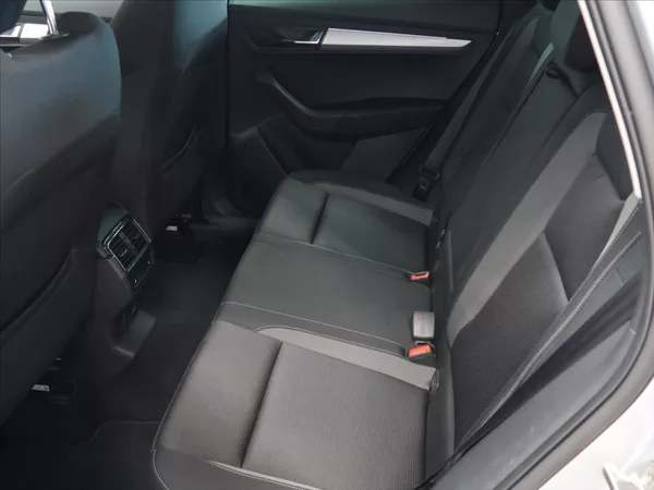 Škoda Karoq 2,0 TDI DSG Tour 1.majitel - foto 15