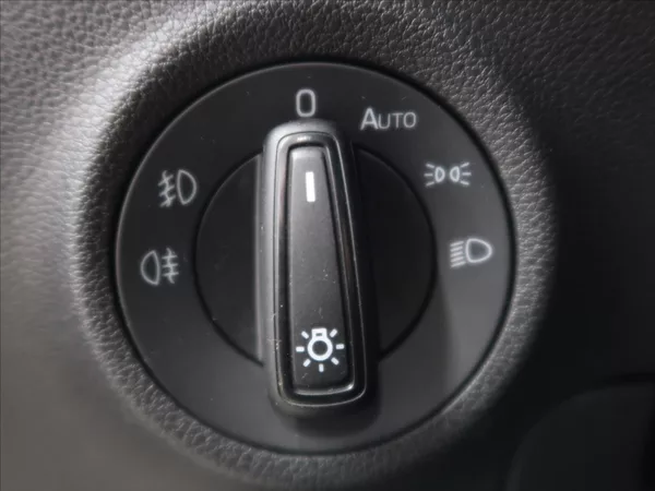 Škoda Karoq 2,0 TDI DSG Tour 1.majitel - foto 17