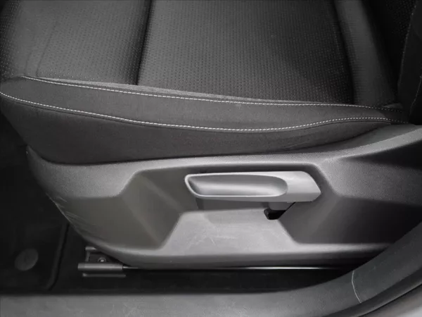 Škoda Karoq 2,0 TDI DSG Tour 1.majitel - foto 18
