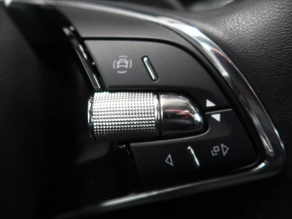 Škoda Karoq 2,0 TDI DSG Tour 1.majitel - foto 20
