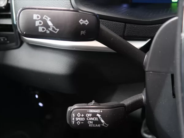 Škoda Karoq 2,0 TDI DSG Tour 1.majitel - foto 21