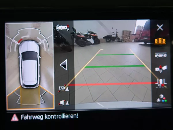 Škoda Karoq 2,0 TDI DSG Tour 1.majitel - foto 25