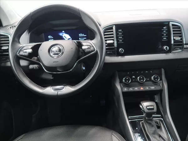 Škoda Karoq 2,0 TDI DSG Tour 1.majitel - foto 30
