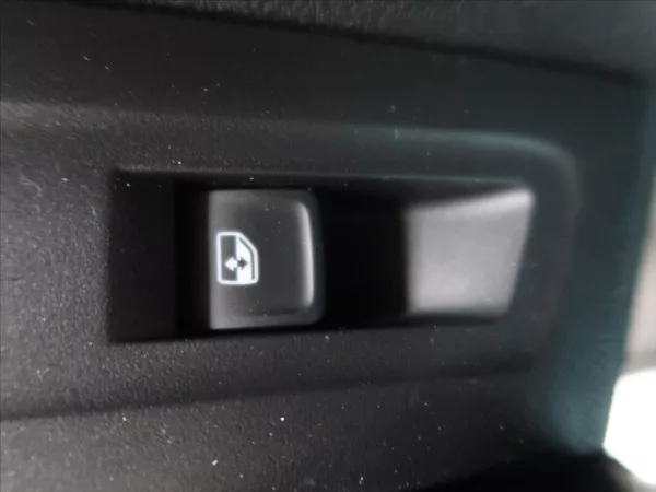 Škoda Karoq 2,0 TDI DSG Tour 1.majitel - foto 31