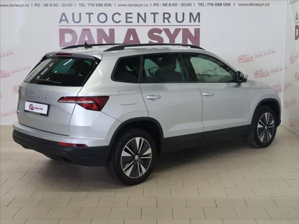 Škoda Karoq 2,0 TDI DSG Tour 1.majitel - foto 4