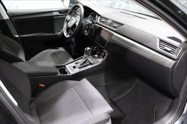 Škoda Superb 1,4 IV 115KW Style DSG - foto 11