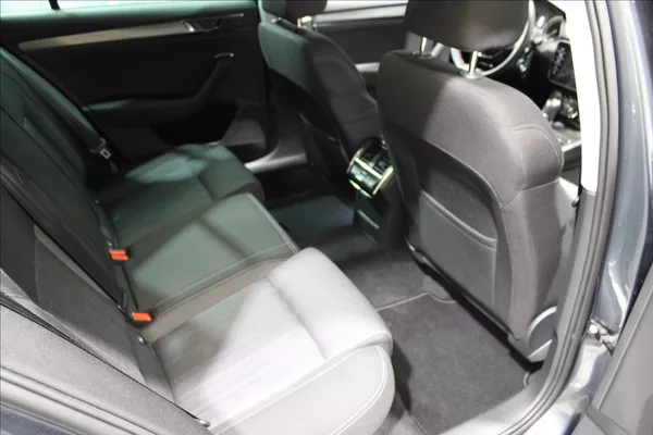 Škoda Superb 1,4 IV 115KW Style DSG - foto 12