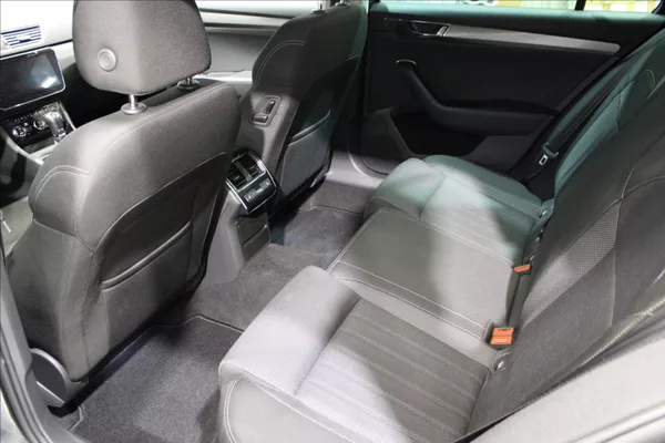 Škoda Superb 1,4 IV 115KW Style DSG - foto 13