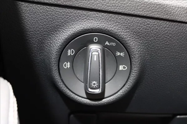 Škoda Superb 1,4 IV 115KW Style DSG - foto 15