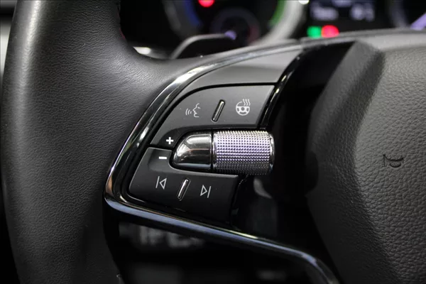 Škoda Superb 1,4 IV 115KW Style DSG - foto 19