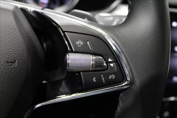Škoda Superb 1,4 IV 115KW Style DSG - foto 20