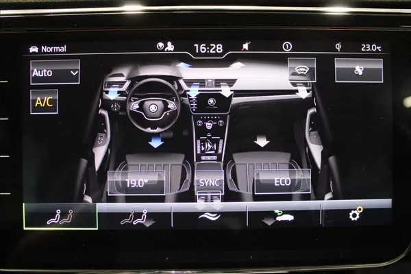 Škoda Superb 1,4 IV 115KW Style DSG - foto 25